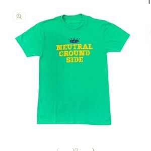 Green Mardi Gras Shirt - M - Flirty Girl - Neutral Ground Side